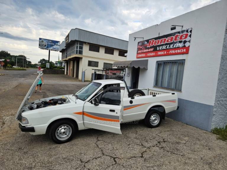 FORD - PAMPA - 1996/1997 - Branca - R$ 25.900,00