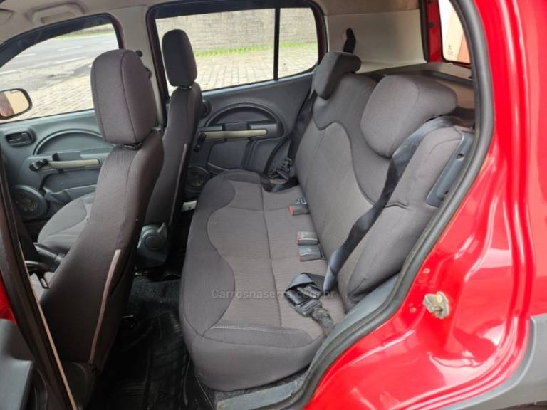 FIAT - UNO - 2012/2013 - Vermelha - R$ 33.800,00
