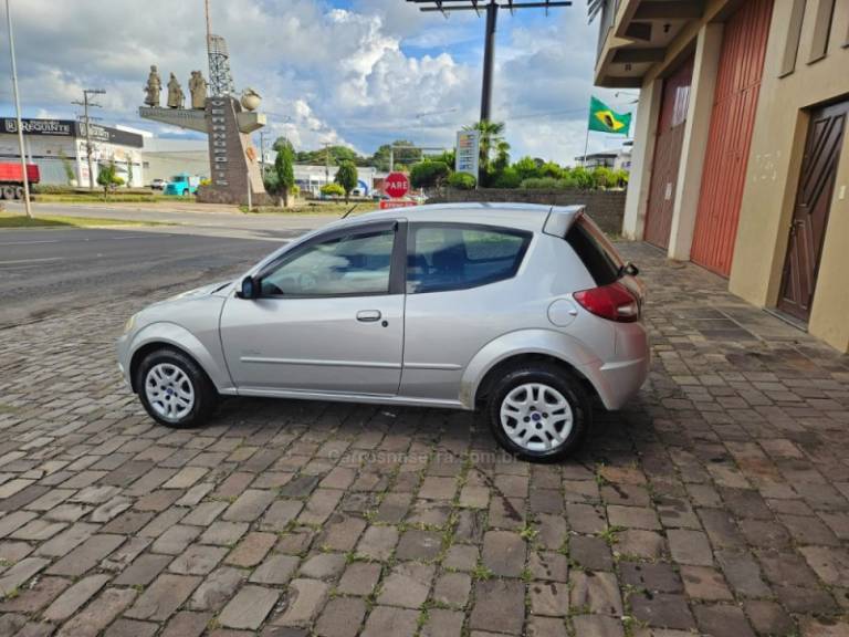 FORD - KA - 2010/2010 - Prata - R$ 22.500,00