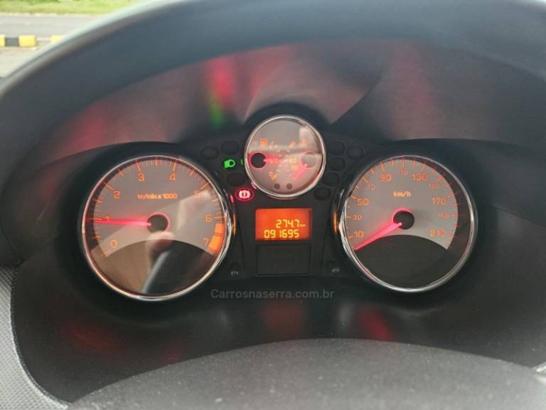 PEUGEOT - 207 - 2012/2013 - Preta - R$ 25.900,00