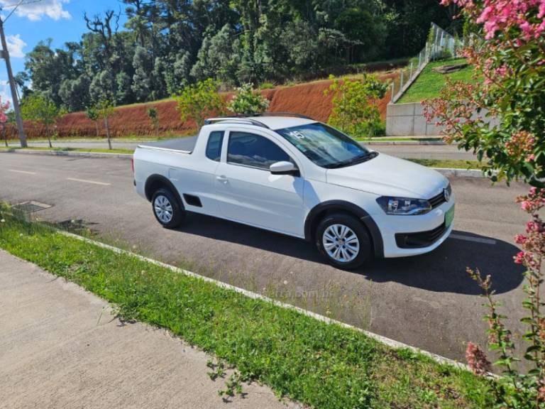 VOLKSWAGEN - SAVEIRO - 2014/2015 - Branca - R$ 49.900,00