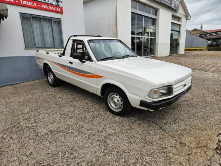 FORD - PAMPA - 1996/1997 - Branca - R$ 25.900,00