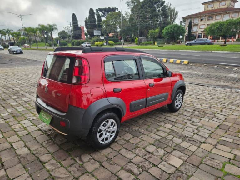 FIAT - UNO - 2012/2013 - Vermelha - R$ 33.800,00