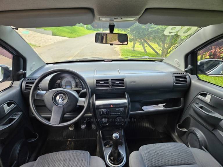 VOLKSWAGEN - FOX - 2008/2009 - Prata - R$ 26.500,00