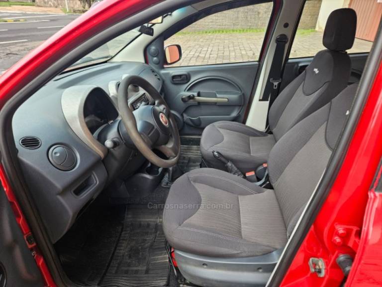 FIAT - UNO - 2012/2013 - Vermelha - R$ 33.800,00