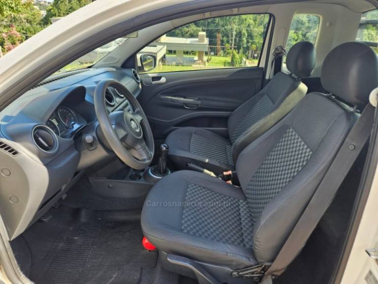 VOLKSWAGEN - SAVEIRO - 2014/2015 - Branca - R$ 49.900,00