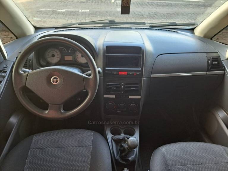 FIAT - IDEA - 2005/2006 - Azul - R$ 24.500,00
