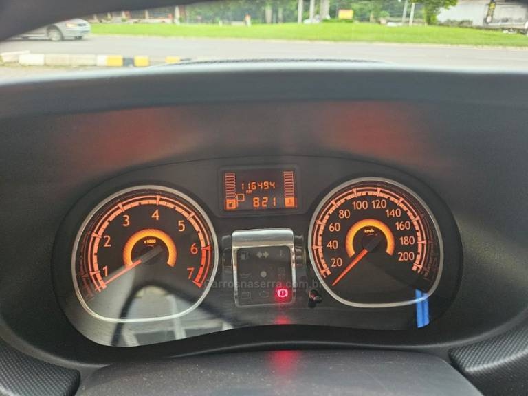 RENAULT - SANDERO - 2014/2014 - Vermelha - R$ 38.900,00