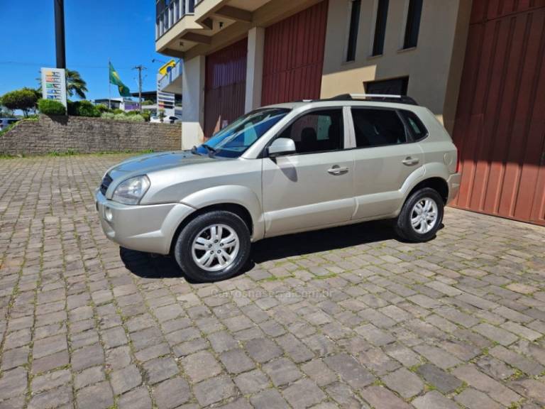 HYUNDAI - TUCSON - 2011/2011 - Bege - R$ 39.500,00