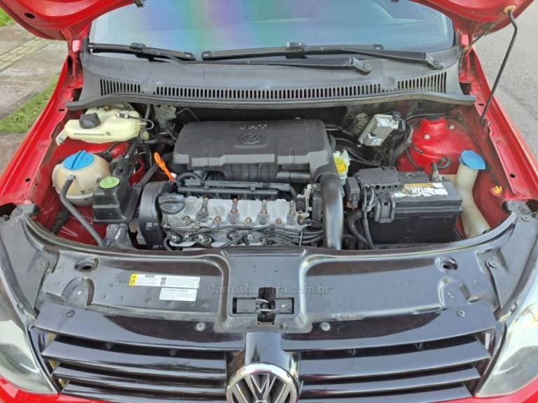 VOLKSWAGEN - FOX - 2012/2013 - Vermelha - R$ 33.900,00