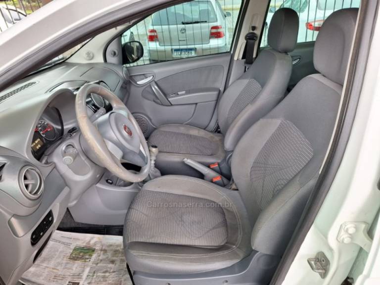 FIAT - PALIO - 2013/2013 - Branca - R$ 38.900,00