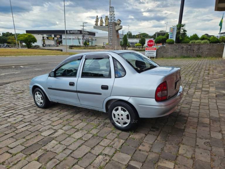 CHEVROLET - CORSA - 2006/2007 - Prata - R$ 20.500,00