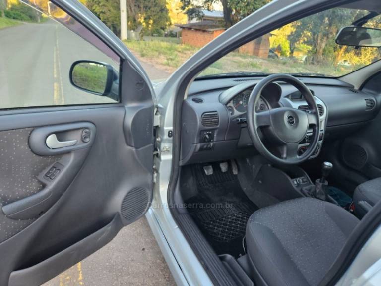 CHEVROLET - CORSA - 2009/2009 - Prata - R$ 29.500,00