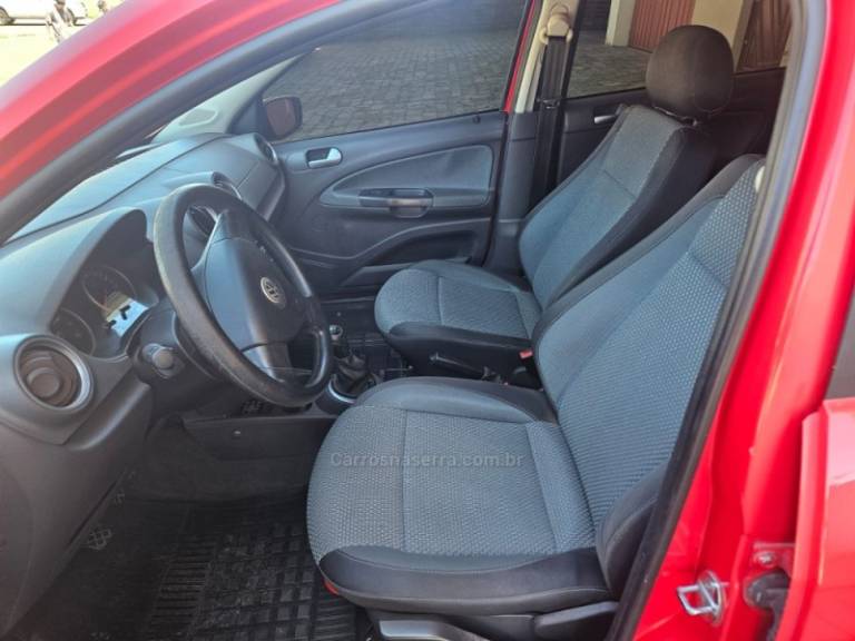VOLKSWAGEN - GOL - 2011/2012 - Vermelha - R$ 34.500,00