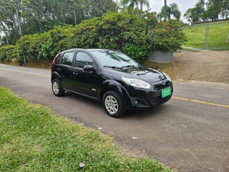 FORD - FIESTA - 2010/2011 - Preta - R$ 33.900,00
