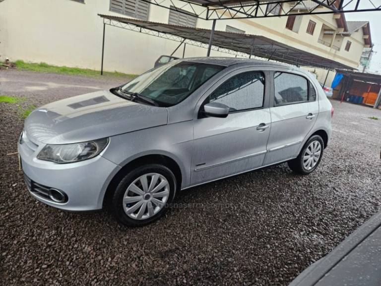 VOLKSWAGEN - GOL - 2009/2010 - Prata - R$ 33.500,00