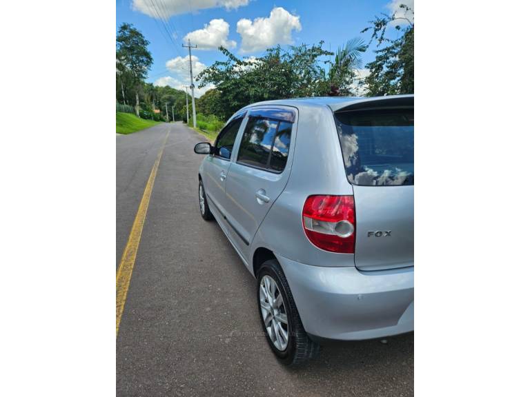 VOLKSWAGEN - FOX - 2004/2005 - Prata - R$ 22.500,00