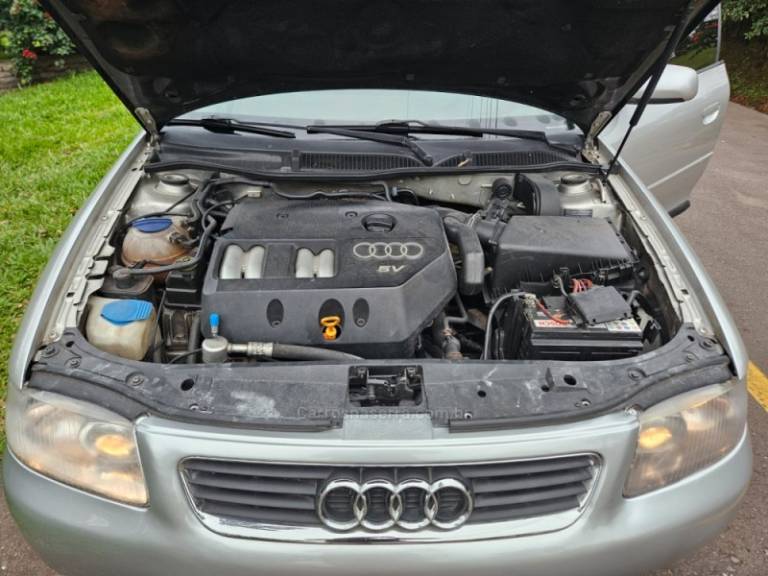 AUDI - A3 - 2003/2003 - Prata - R$ 26.900,00
