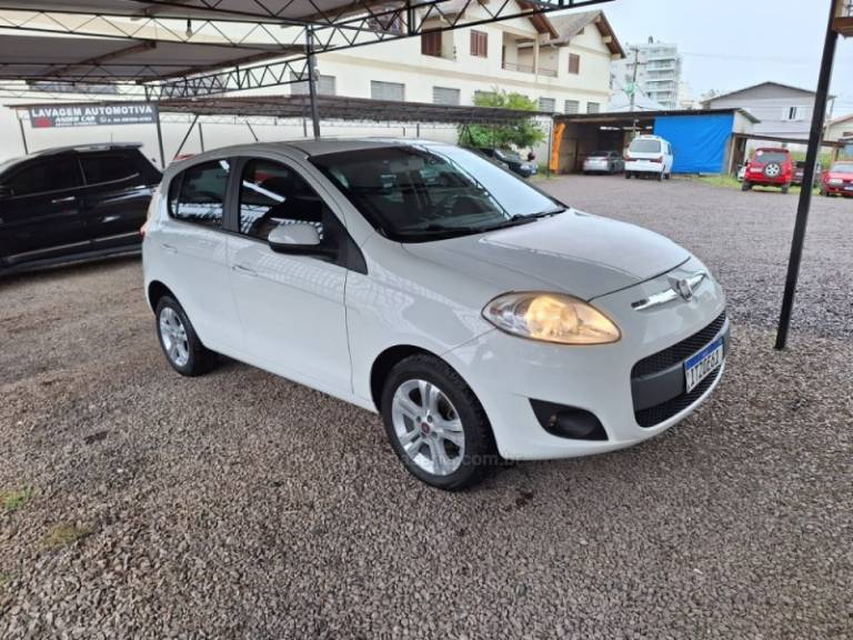 FIAT - PALIO - 2013/2013 - Branca - R$ 38.900,00
