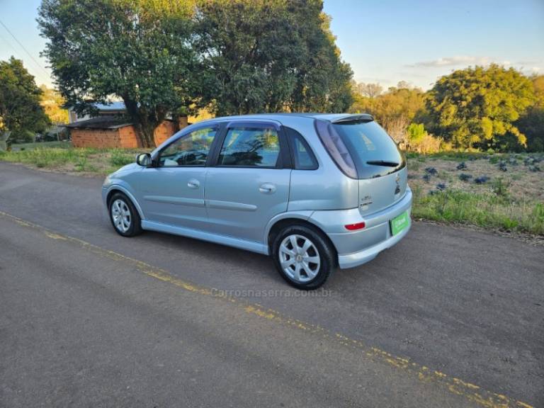 CHEVROLET - CORSA - 2009/2009 - Prata - R$ 29.500,00