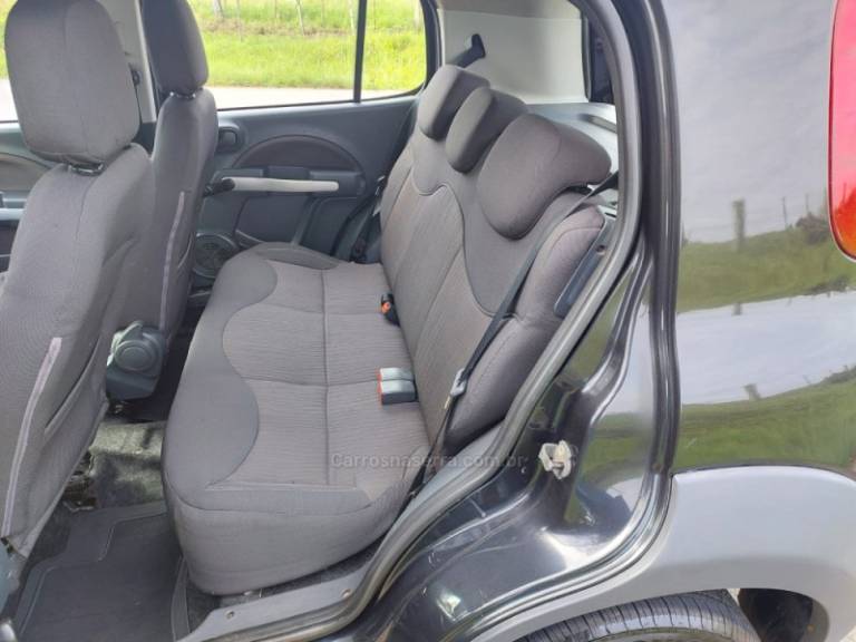 FIAT - UNO - 2013/2014 - Cinza - R$ 36.900,00