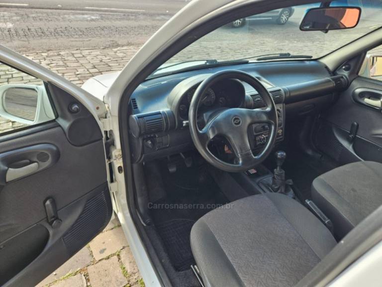 CHEVROLET - CLASSIC - 2006/2007 - Branca - R$ 19.500,00