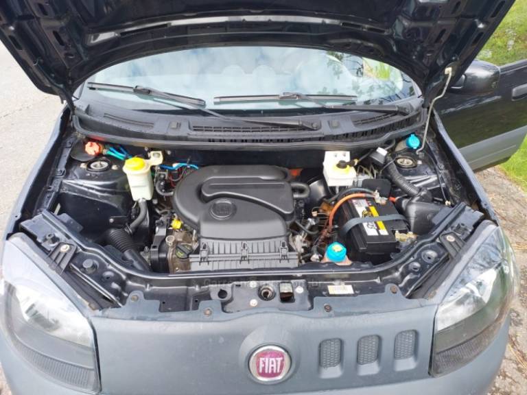 FIAT - UNO - 2013/2014 - Cinza - R$ 36.900,00