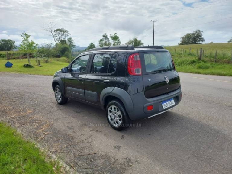 FIAT - UNO - 2013/2014 - Cinza - R$ 36.900,00