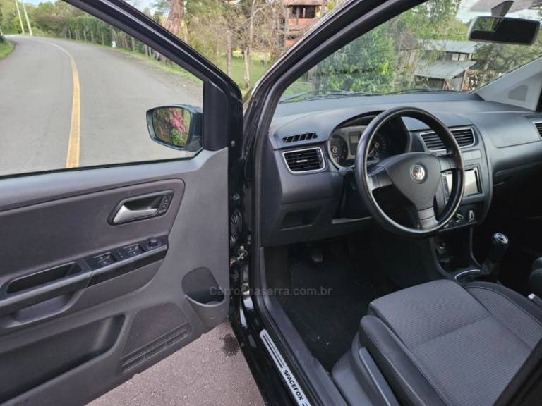 VOLKSWAGEN - SPACEFOX - 2010/2011 - Preta - R$ 36.900,00