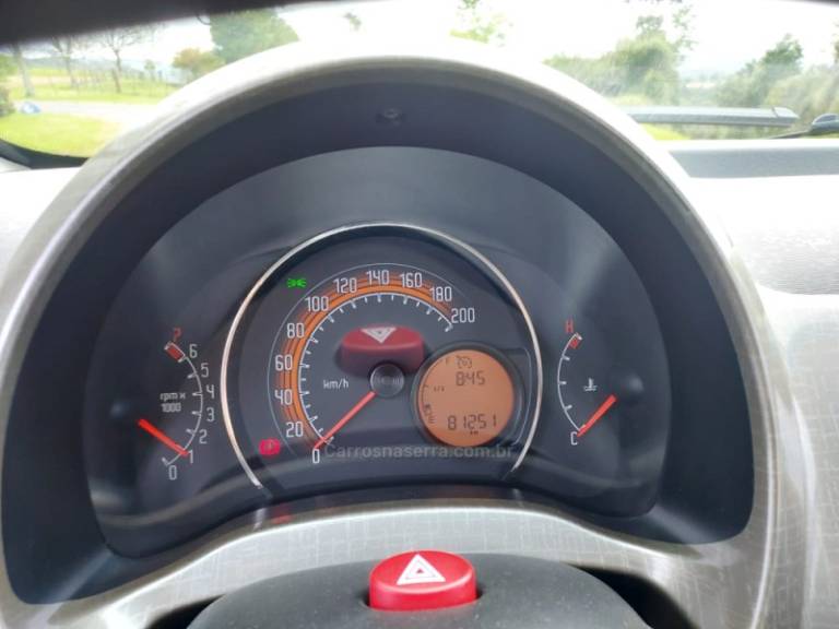 FIAT - UNO - 2013/2014 - Cinza - R$ 36.900,00