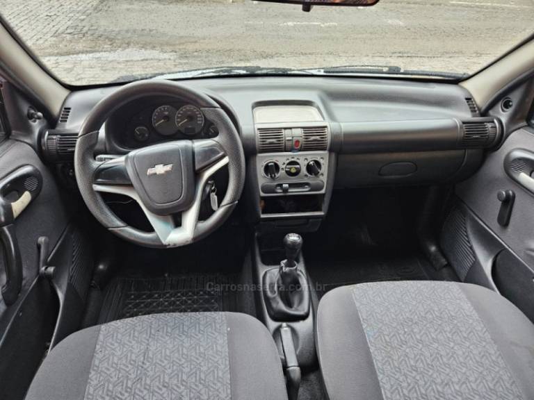 CHEVROLET - CORSA - 2006/2007 - Prata - R$ 20.500,00