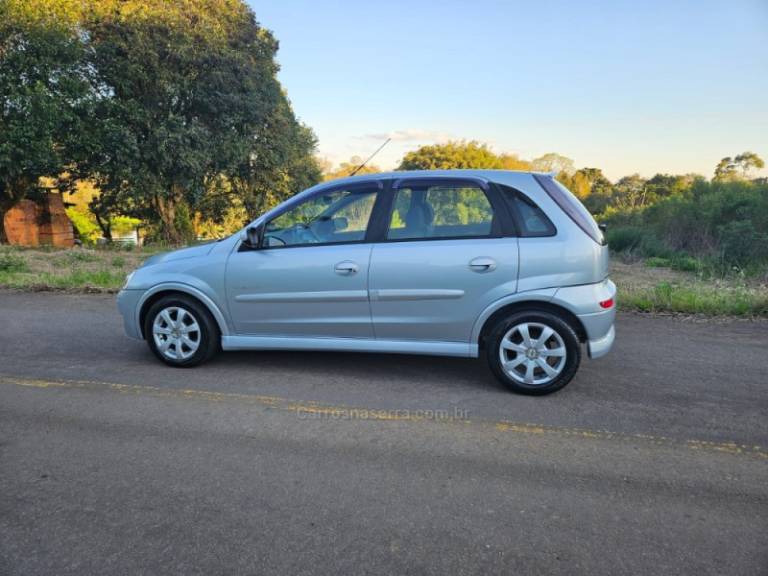 CHEVROLET - CORSA - 2009/2009 - Prata - R$ 29.500,00