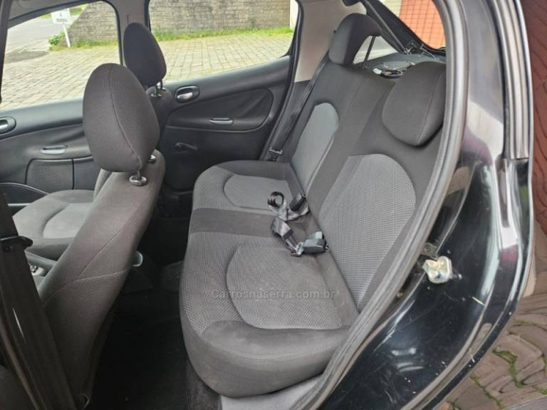 PEUGEOT - 207 - 2012/2013 - Preta - R$ 25.900,00