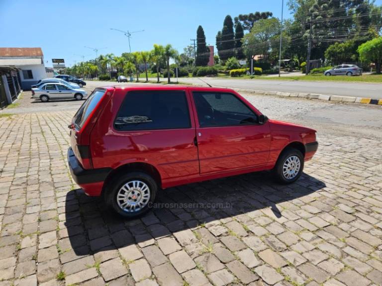 FIAT - UNO - 2009/2010 - Vermelha - R$ 20.900,00