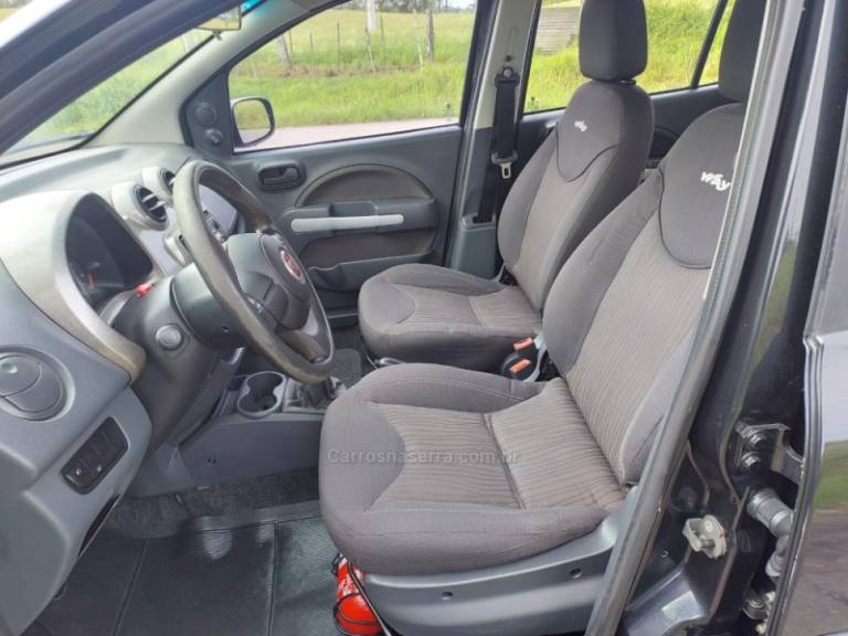 FIAT - UNO - 2013/2014 - Cinza - R$ 36.900,00