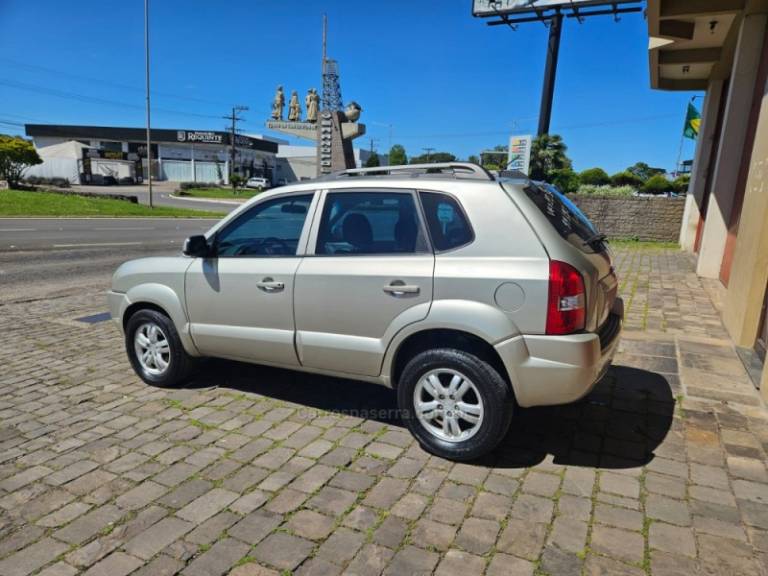 HYUNDAI - TUCSON - 2011/2011 - Bege - R$ 39.500,00