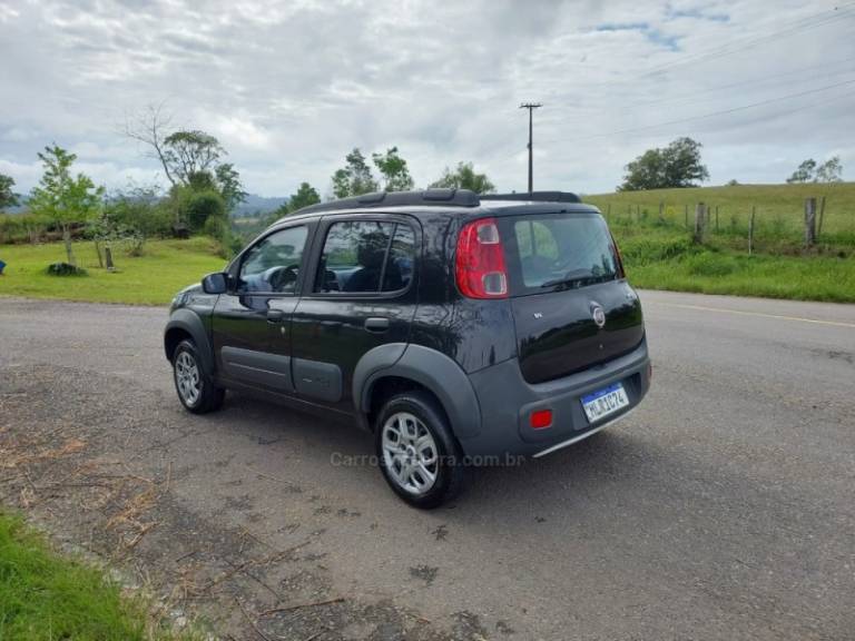 FIAT - UNO - 2013/2014 - Cinza - R$ 36.900,00