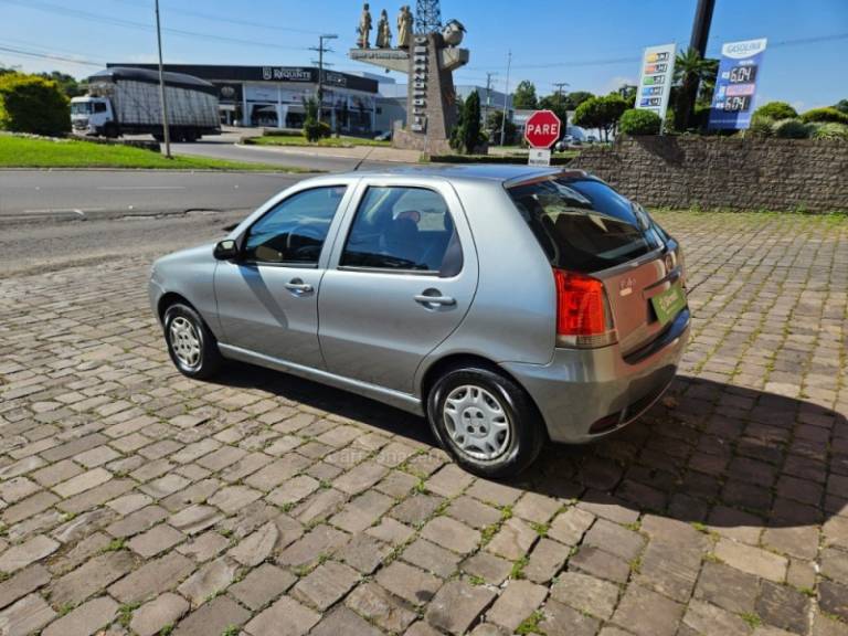 FIAT - PALIO - 2007/2008 - Cinza - R$ 22.500,00