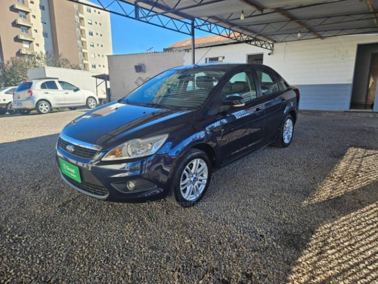 FORD - FOCUS - 2011/2012 - Azul - R$ 39.900,00