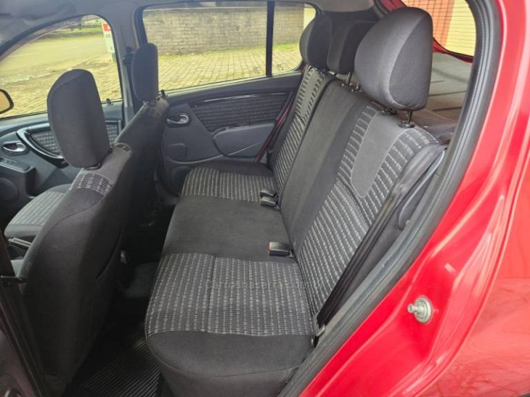 RENAULT - SANDERO - 2014/2014 - Vermelha - R$ 38.900,00