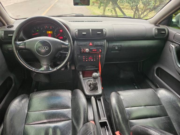 AUDI - A3 - 2003/2003 - Prata - R$ 26.900,00