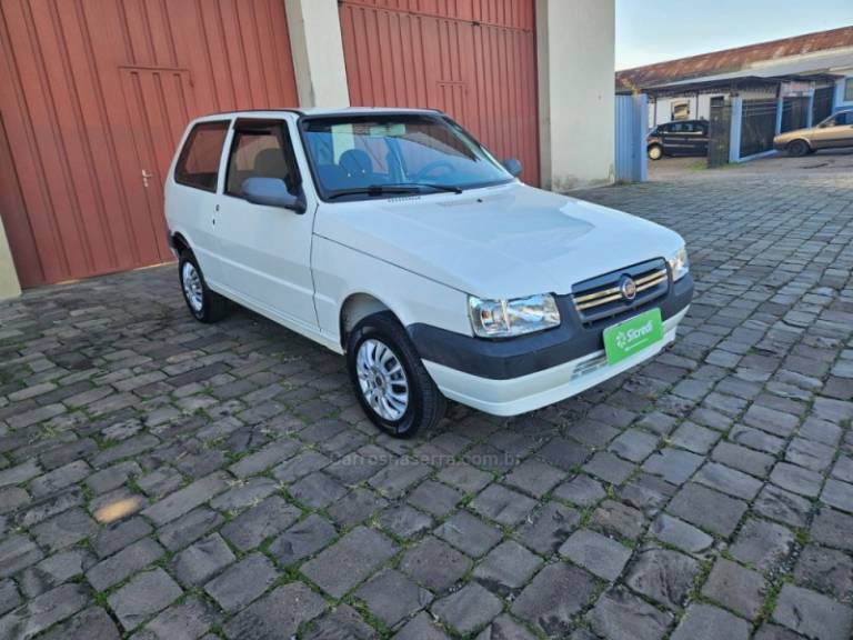 FIAT - UNO - 2011/2012 - Branca - R$ 22.500,00