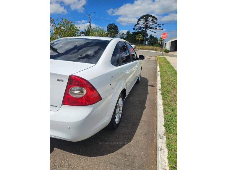 FORD - FOCUS - 2013/2013 - Branca - R$ 43.900,00