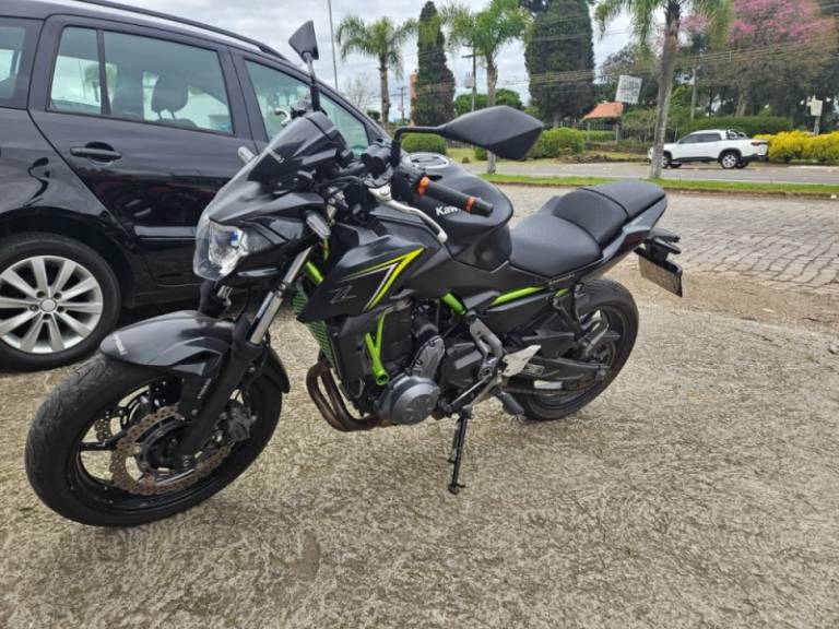 KAWASAKI - Z650 - 2018/2018 - Preta - R$ 32.500,00