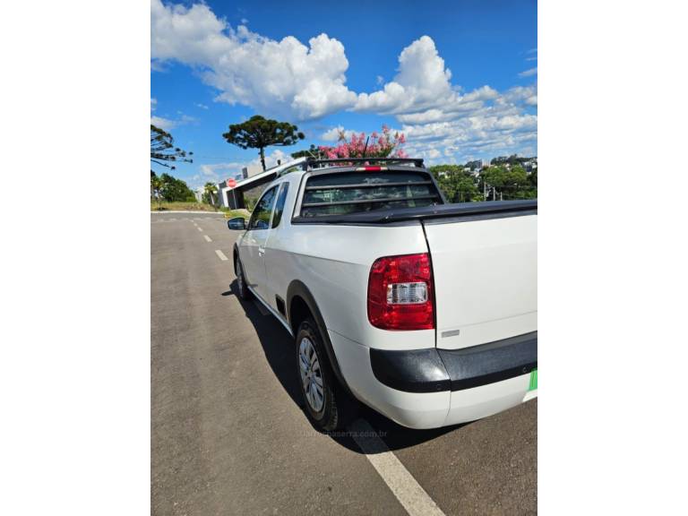 VOLKSWAGEN - SAVEIRO - 2014/2015 - Branca - R$ 49.900,00