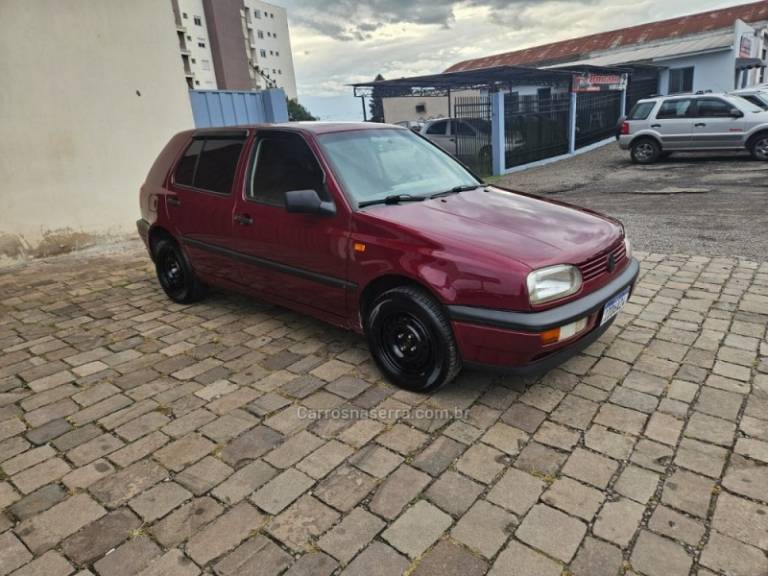 VOLKSWAGEN - GOLF - 1995/1995 - Vermelha - R$ 16.500,00