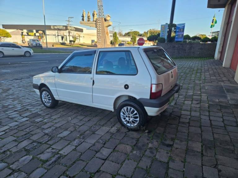 FIAT - UNO - 2011/2012 - Branca - R$ 22.500,00