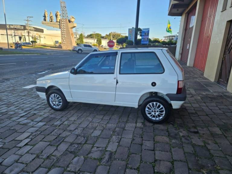 FIAT - UNO - 2011/2012 - Branca - R$ 22.500,00