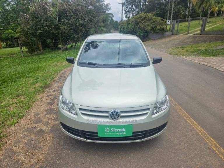 VOLKSWAGEN - VOYAGE - 2009/2010 - Bege - R$ 27.500,00