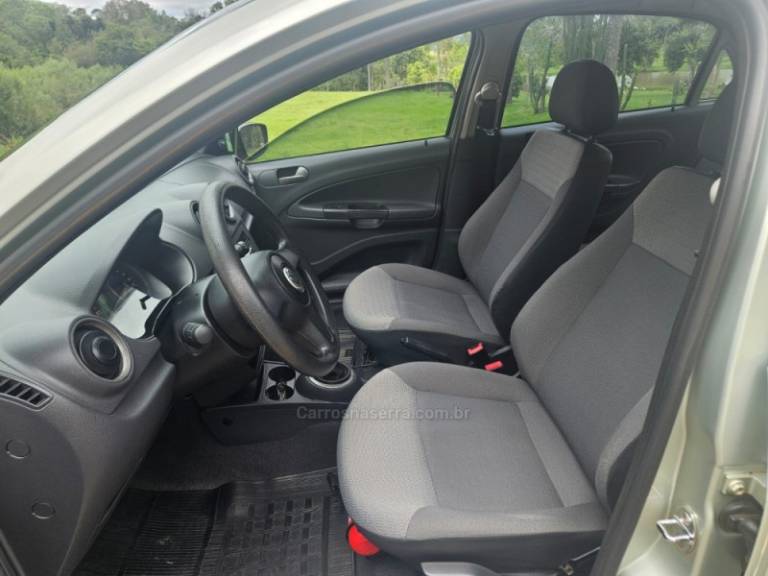 VOLKSWAGEN - VOYAGE - 2009/2010 - Bege - R$ 27.500,00